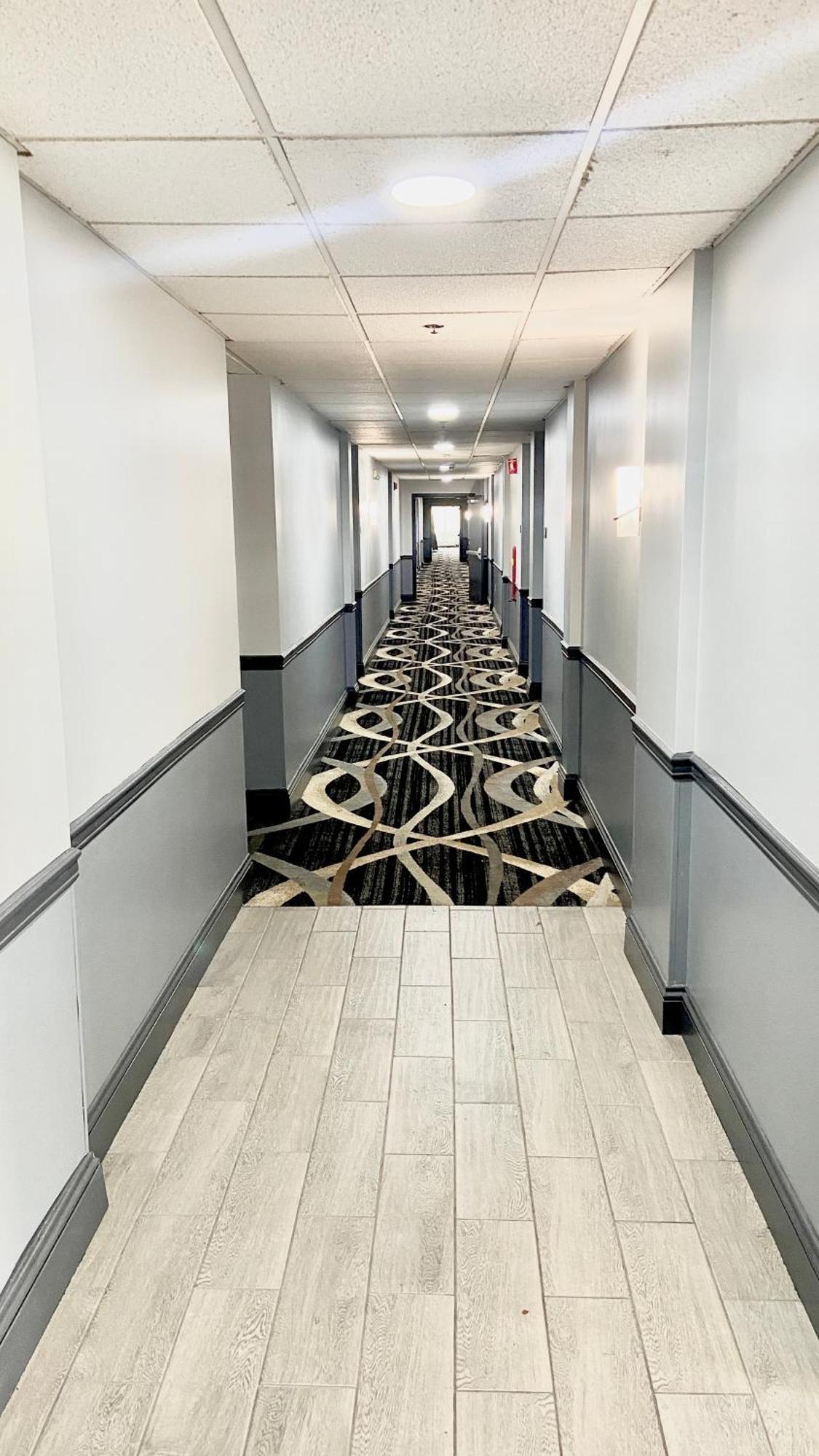 Executive East Syracuse Hotel Exterior foto