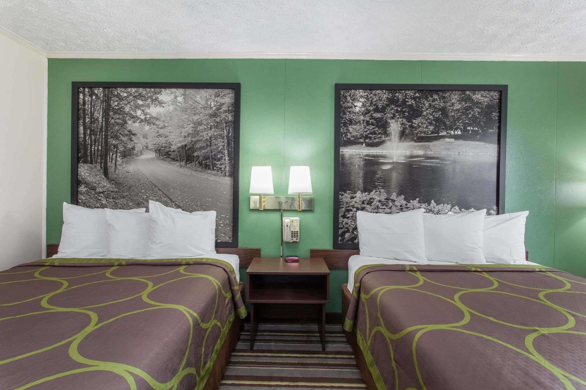 Executive East Syracuse Hotel Exterior foto